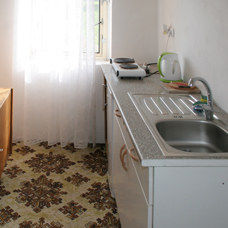 Vybavení kuchyňky v ubytovně v Třešti